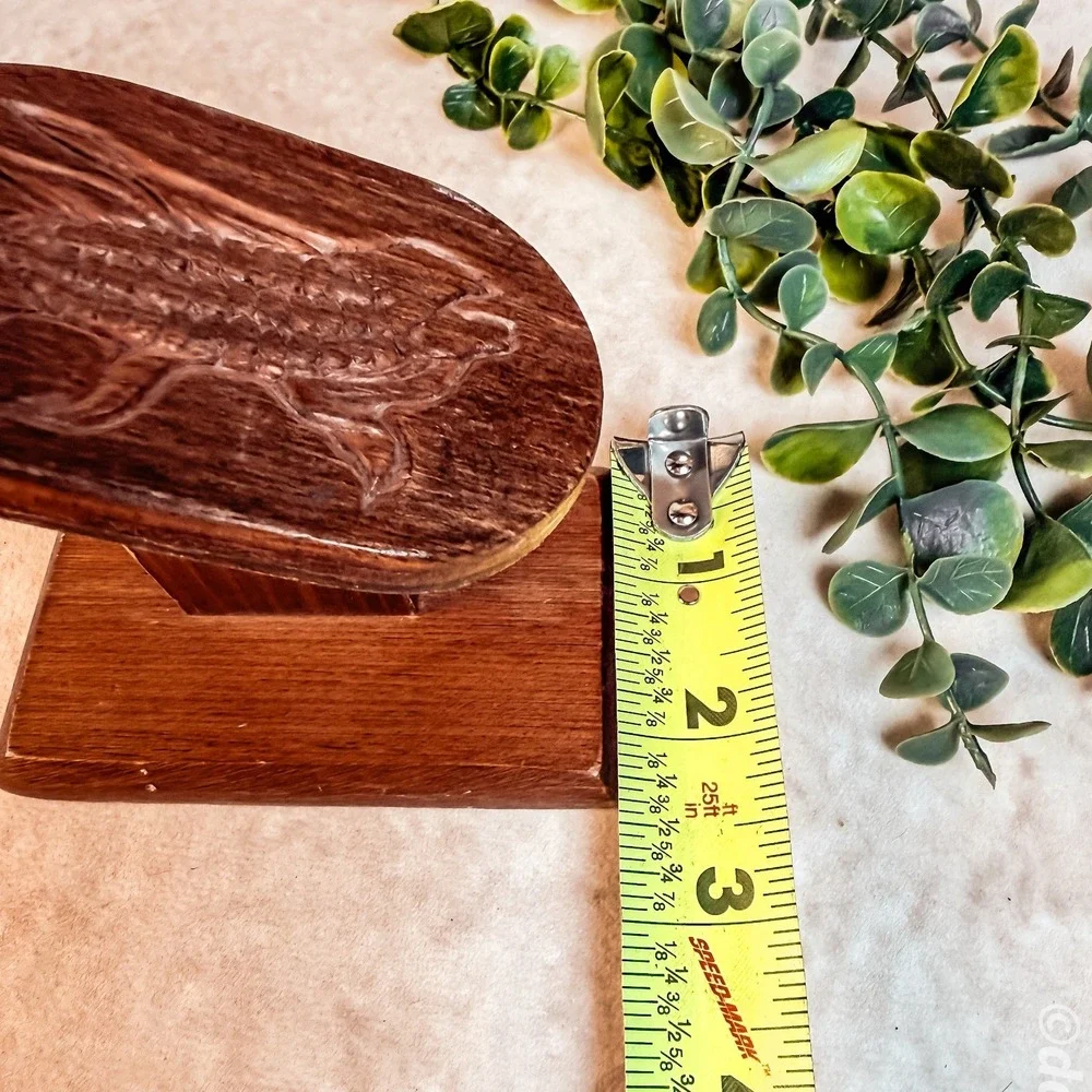 Wooden Carved Recipe Note Holder‎